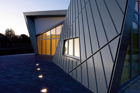 Libeskind RHEINZINK Dach und Fassade prePATINA blaugrau